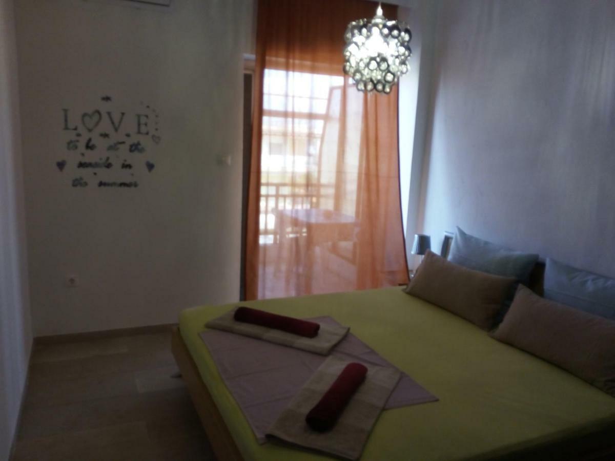 Jonnys Ferienwohnung Peraía エクステリア 写真